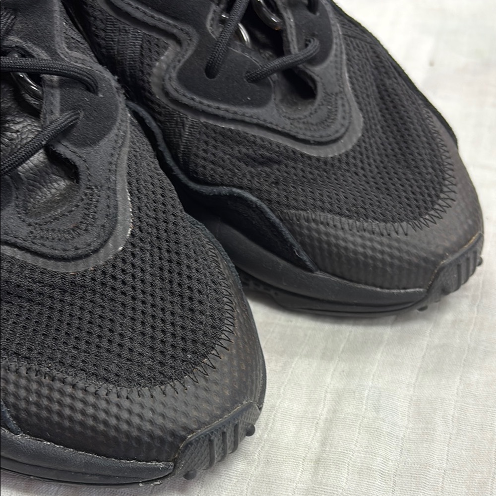 Adidas Ozweego Black Athletic Shoes men’s size 11 - Picture 3 of 6